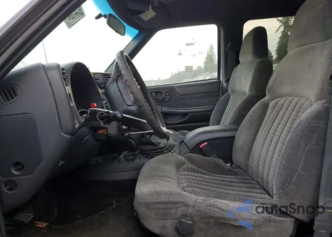 2001 GMC Jimmy z USA, uszkodzony, nr VIN 1GKDT13W91K214462